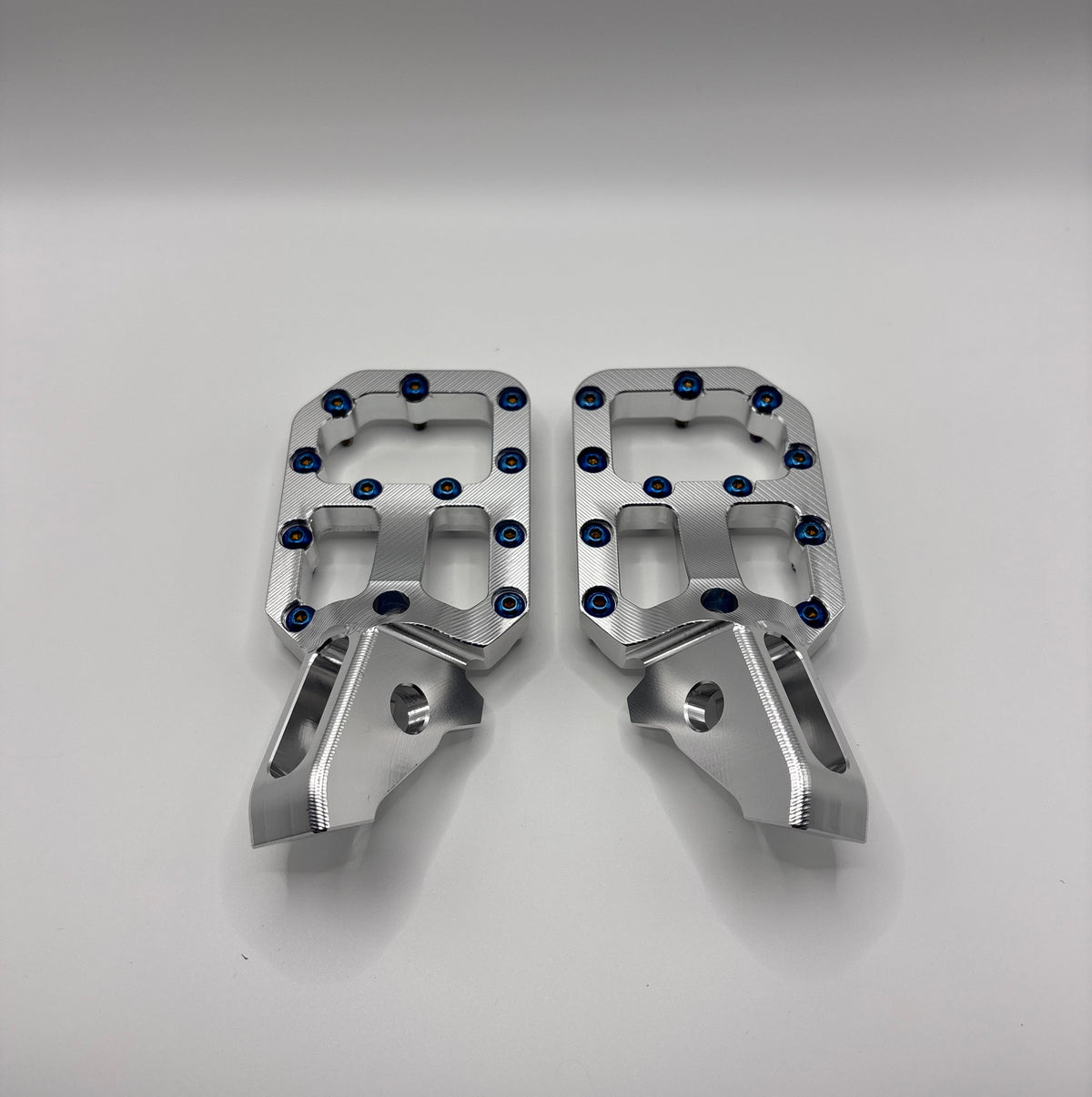 Ultra bee titanium pegs