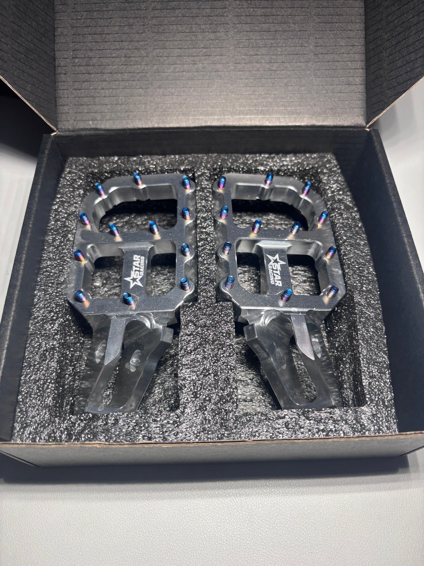 Ultra bee titanium pegs