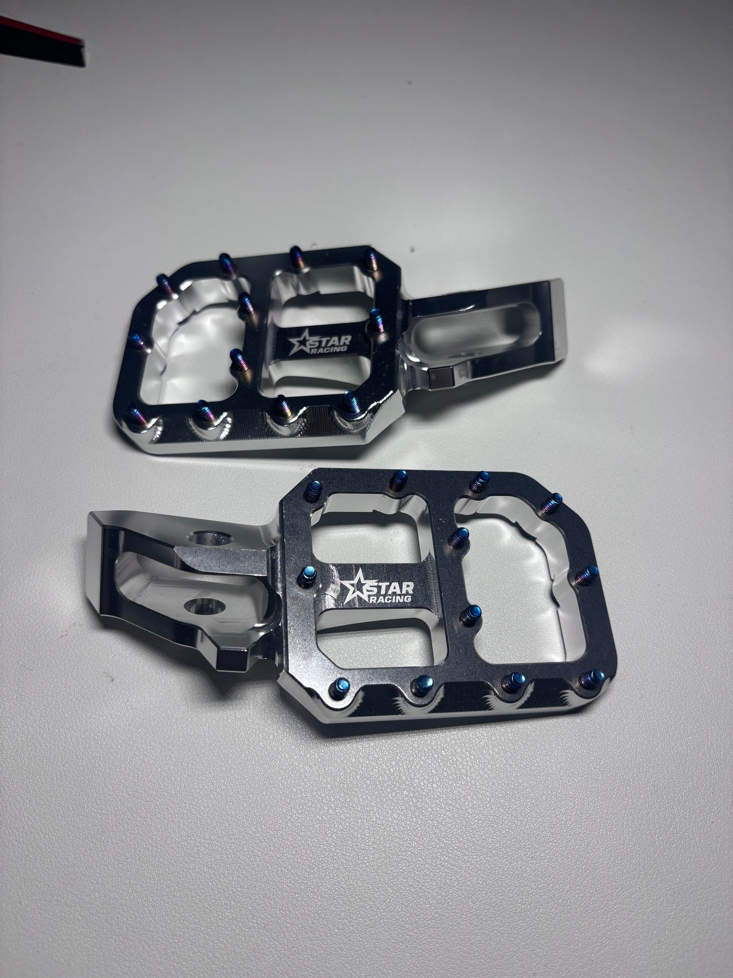 Ultra bee titanium pegs
